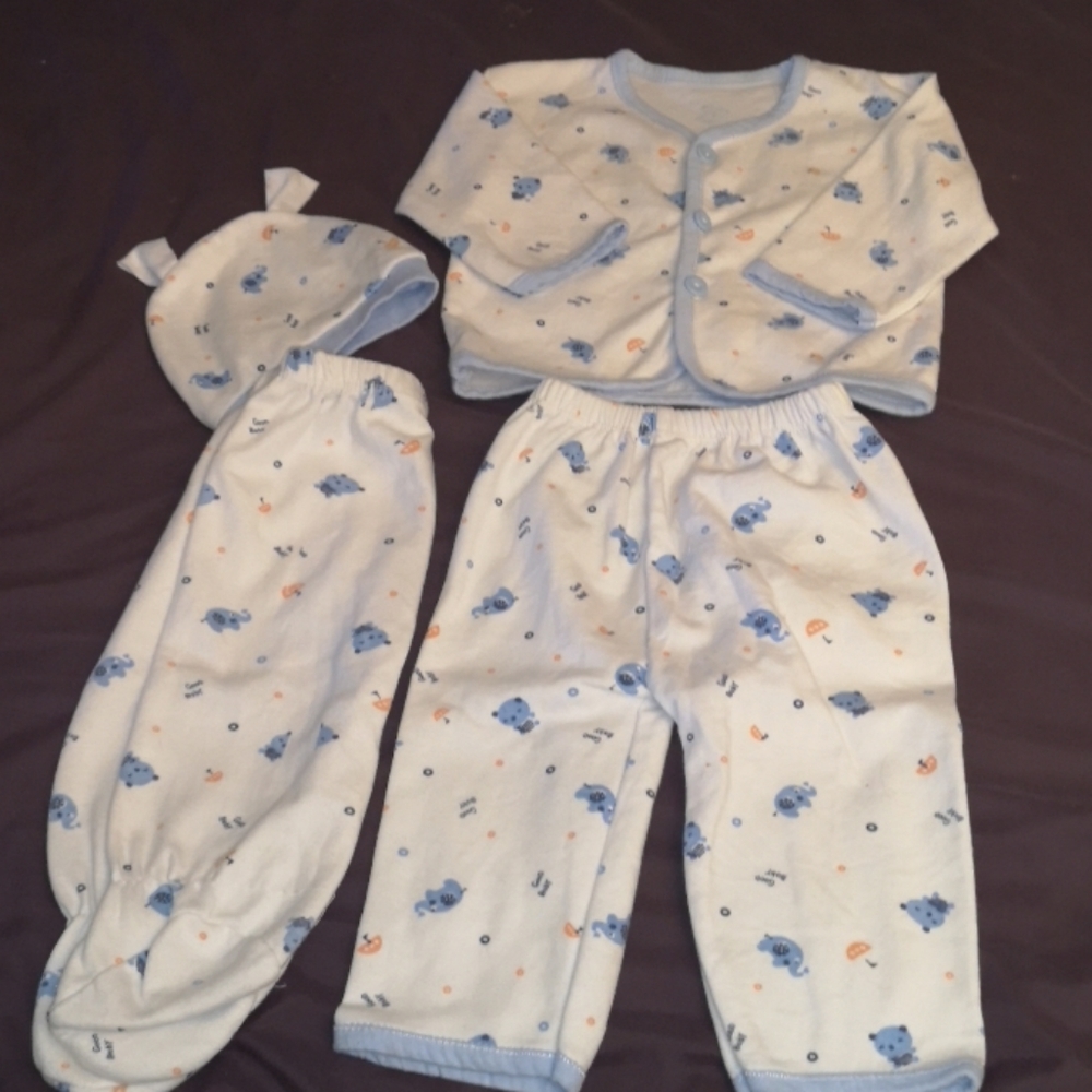❤️ 4 Piece 3 months Outfit NWOT